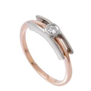 Классическое кольцо с центральным бриллиантом арт 0101305