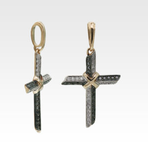 Подвеска-крест из золота с бриллиантами Арт0111251