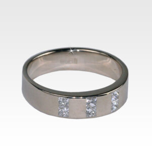 Кольцо из белого золота с бриллиантами Арт0101742