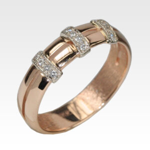 Кольцо из золота с бриллиантами Арт0101889
