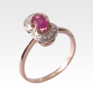 Кольцо из золота с рубином и бриллиантами Арт0401006