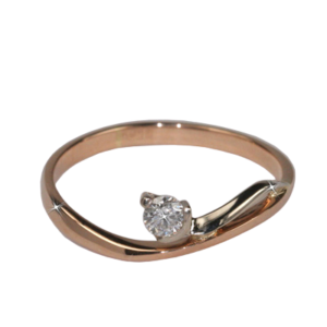 Кольцо из золота с центральным бриллиантом Арт0101852